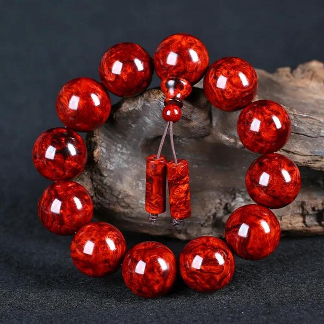 戴朱砂有什么讲究，朱砂佩戴禁忌是什么（2023年想红红火火）