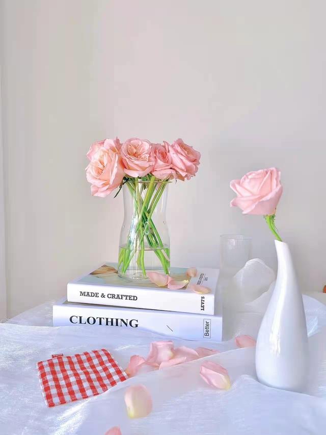 关于爱情的文案，爱情文案短句干净治愈（原来真正的爱情本身就是浪漫）