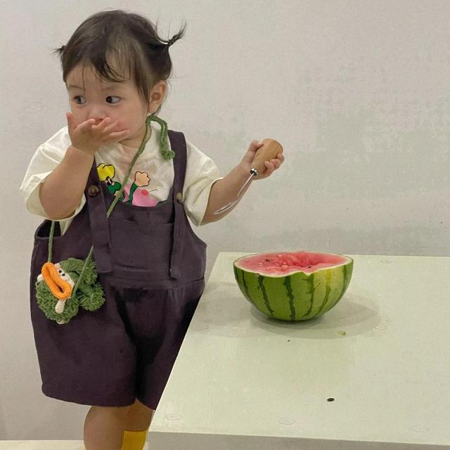 男生头像 吃西瓜吃出可爱微信，男生头像 吃西瓜吃出可爱（我们一起来吃西瓜吧）