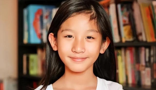 女孩子10岁来月经正常吗，10岁女孩来月经正常吗偏瘦（女孩第一次“月经”的最佳年龄是多少岁）