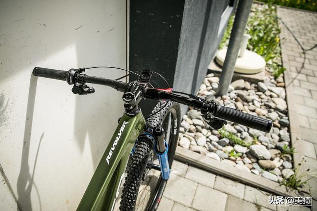 山地自行车全面图，山地世界杯赛场的9辆顶级XC硬尾山地车