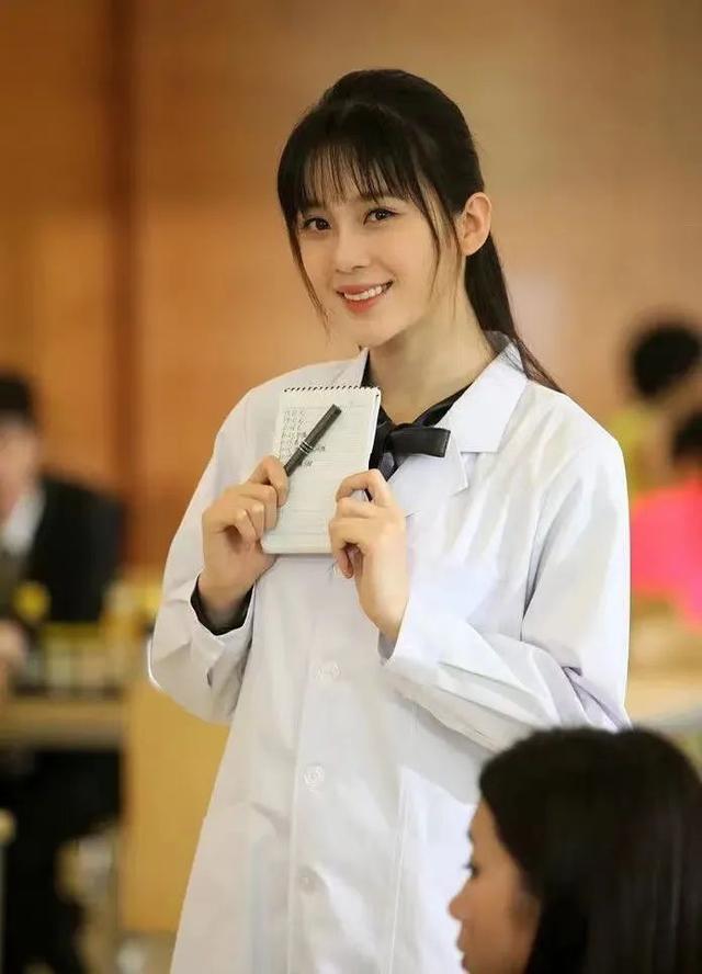 忍冬艳蔷薇演员表，忍冬艳蔷薇演员表小韩冲（赵韩樱子：清纯演员变网红）