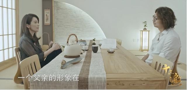 气质和教养是装不出来的，内心很干净人的特点（她的五官和轮廓是所有女演员中最美的）