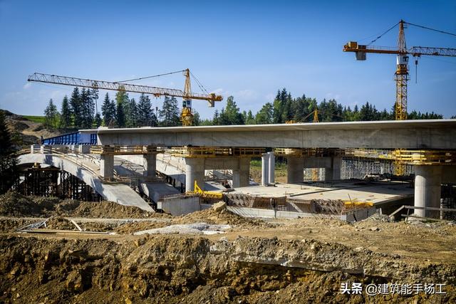 建筑工程资质等级怎么划分，建筑工程资质等级怎么划分级别（建筑工程有哪些分类）