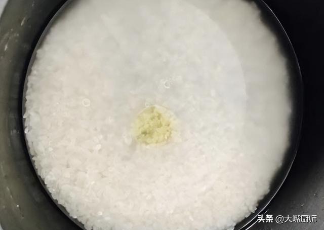 蒸大米怎么蒸好吃，蒸米饭要“多1步加3料”