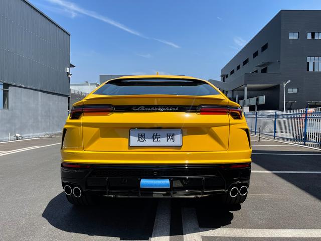 兰博基尼跑车多少钱一台，兰博基尼跑车多少钱一台汽车（兰博基尼行情也不行了）