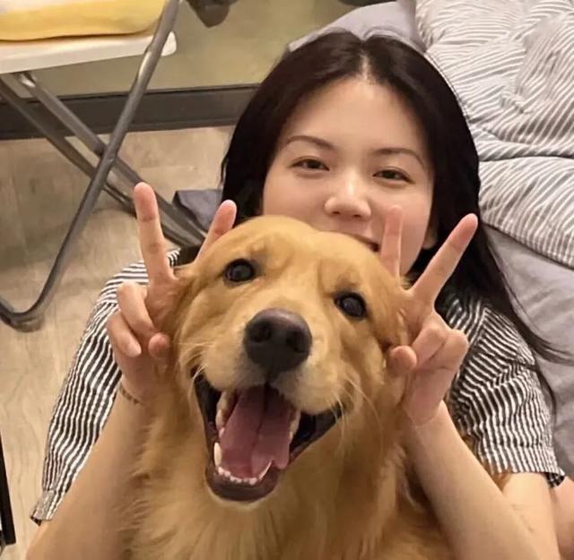 猫系女孩，微信头像，猫系女孩（女生头像：抱猫头像）