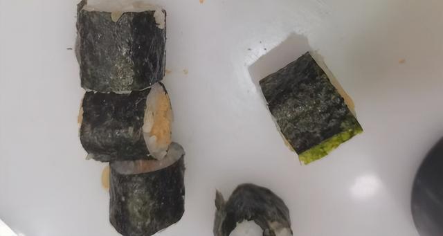 海苔是用什么做的，海苔主要是用什么制作的（海苔、紫菜是同一种食物）