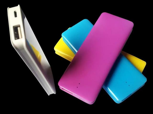 品胜和罗马仕移动电源哪个好，品胜和罗马仕优缺点（性价比高的充电宝对比）