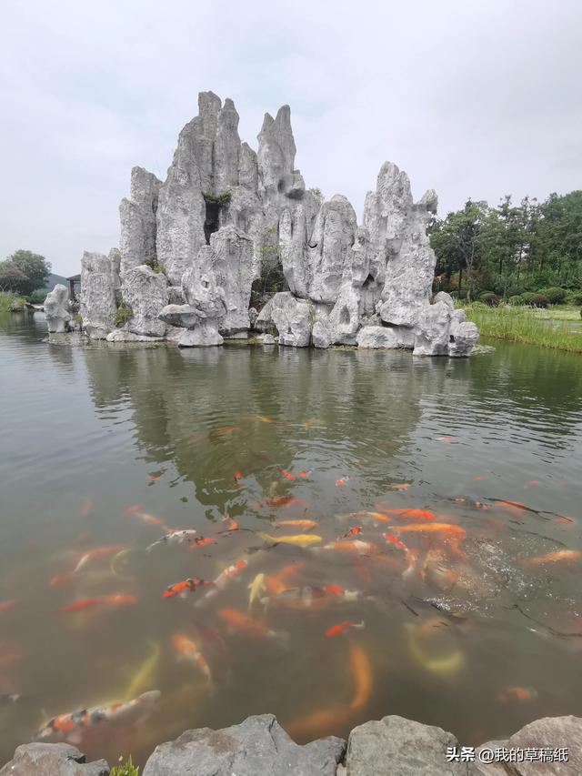 十一假期出游可畅玩银杏湖乐园，湖光山色风景迷人