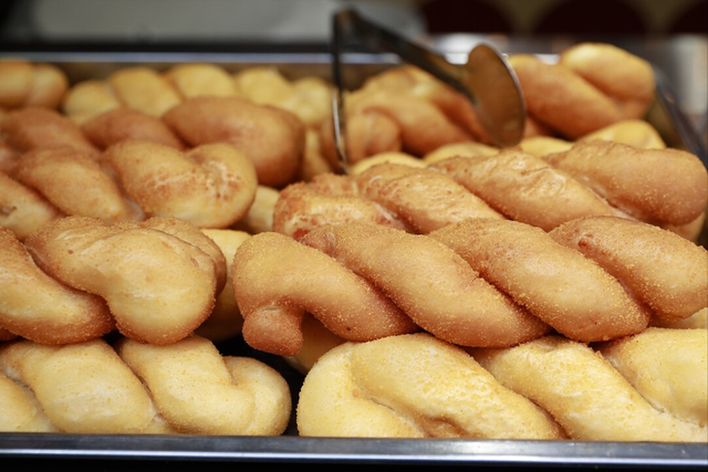 酸奶麻花制作方法，酸奶麻花制作方法窍门（自制酸奶大麻花）