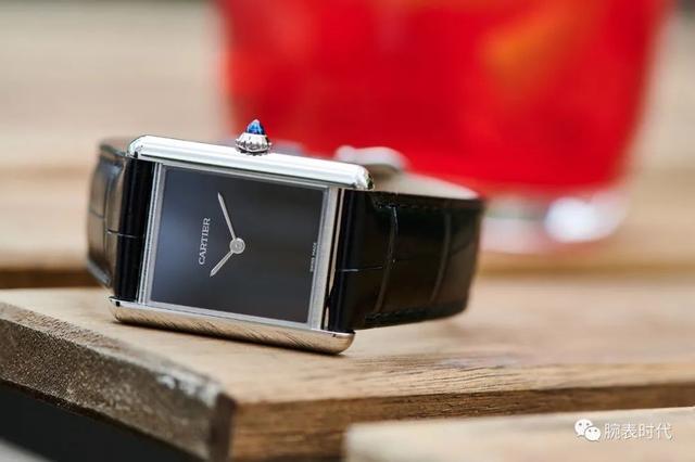 卡地亚tank什么档次，卡地亚tank大小尺寸（卡地亚最有品味的入门款Tank）