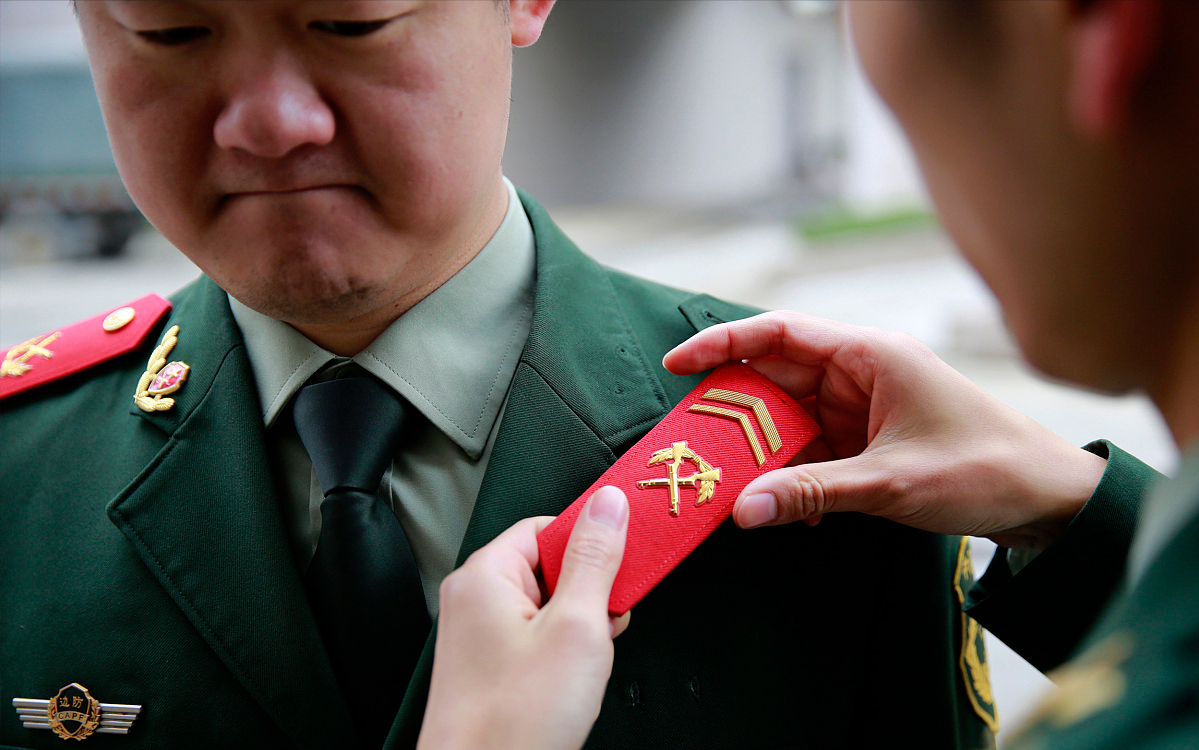 杭州士官学校是几本（大学生想当兵12年）