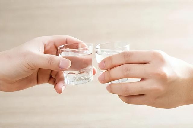 干啤酒和啤酒有什么区别，扎啤和鲜啤有什么区别（但要牢记2喝3不喝）