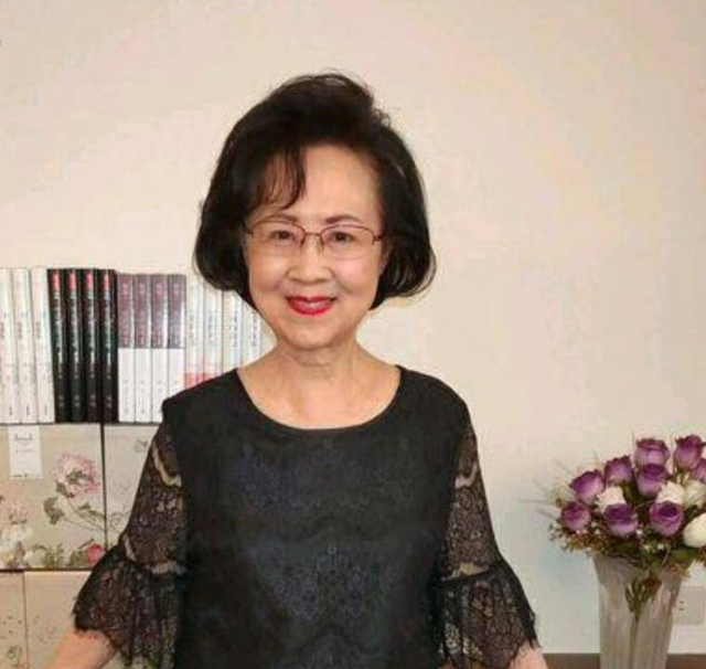 琼瑶的3段感情：与平鑫涛“忍爱”18年，劝原配：你也可以来我家