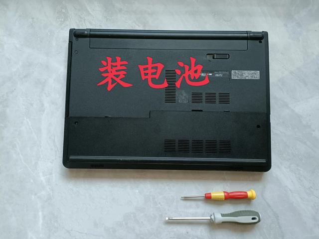 怎么增加电脑内存，怎么增加电脑安装内存（戴尔笔记本电脑增加内存条扩容）
