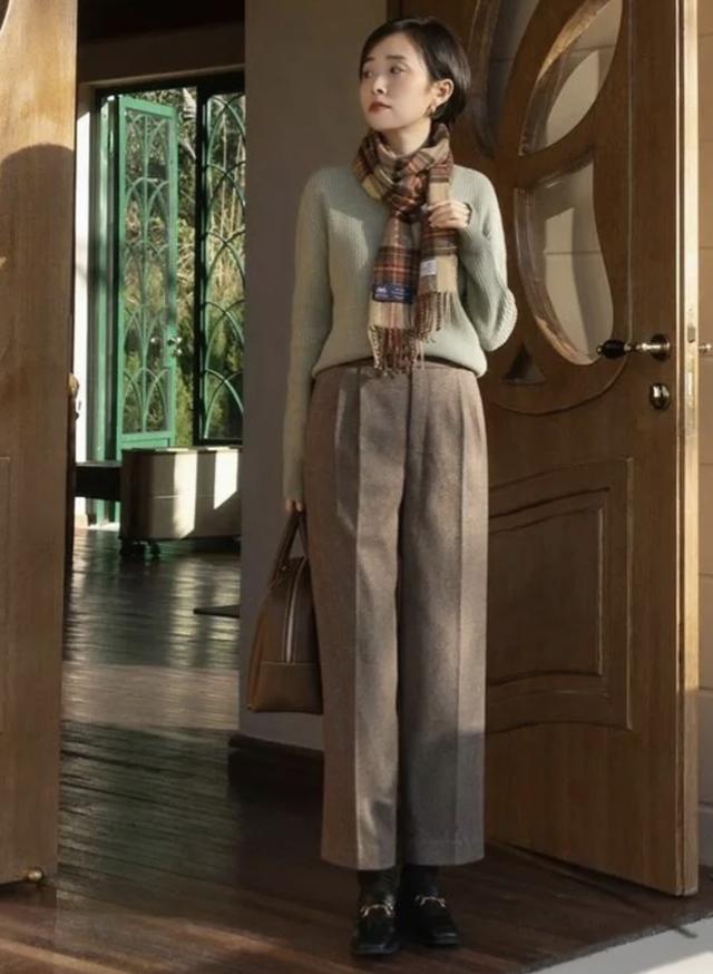 阳离子什么面料，阳离子是啥面料（现在中年女人爱穿“阳离子裤”）