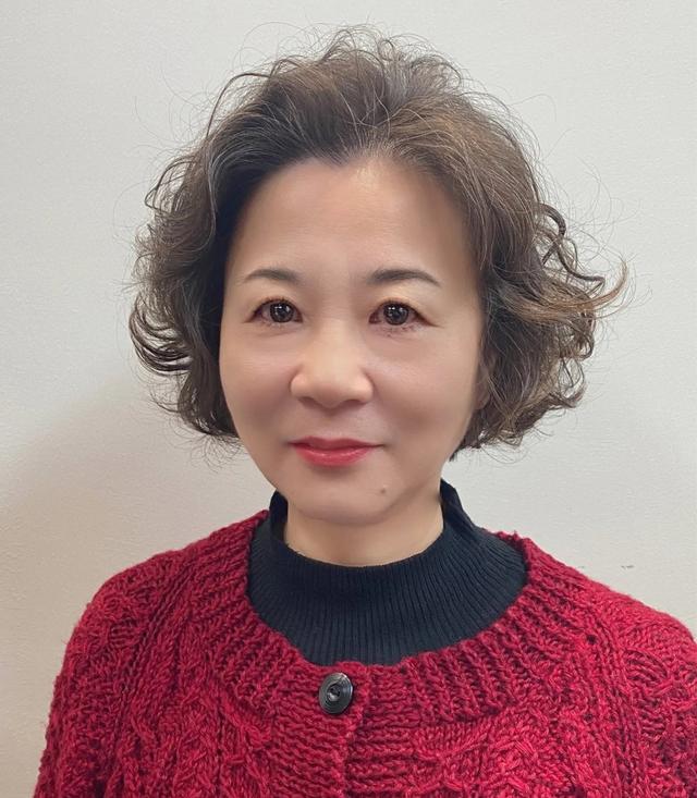 头发稀少适合什么发型？10款时髦大气的流行发型，既显发量又有型