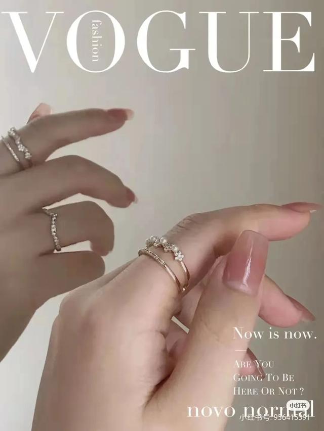 指甲油裸色和透明色有什么区别，护甲油和透明色的指甲油一样吗（显白好看，春夏必做）