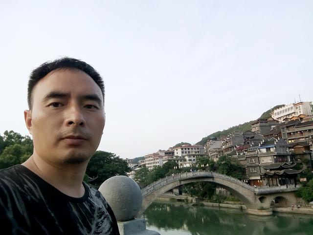 朋友圈显示三天可见是被屏蔽了吗，朋友圈显示三天可见是被屏蔽了吗知乎（“朋友圈”设置三天可见的人）