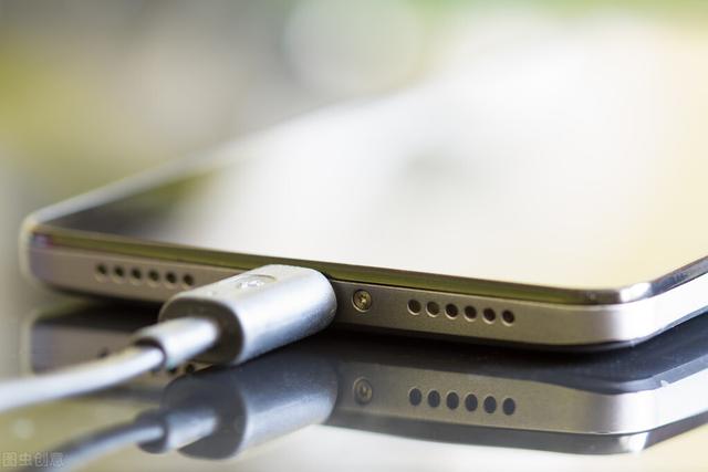 手机充电一定要记住这4点，充电时一定要牢记这4点