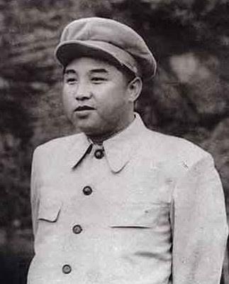 蔚华（1937年吉林一对兄妹的父亲服毒自杀）