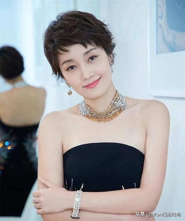 黑色哪种卷发不老气,黑色哪种卷发不老气图片(不想因发型“显老”) 黑色哪种卷发不老气,黑色哪种卷发不老气图片(不想因发型“显老”)