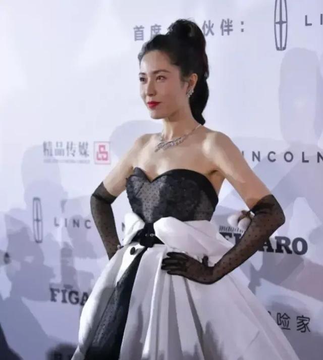 金喜善整容前后，金喜善如今现状（跟中国同龄女演员们比整没整一目了然）