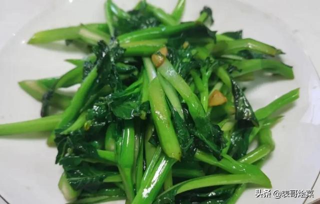 如何蒜蓉炒青菜，蒜蓉炒青菜图片（看完以下几点，便能越炒越香）