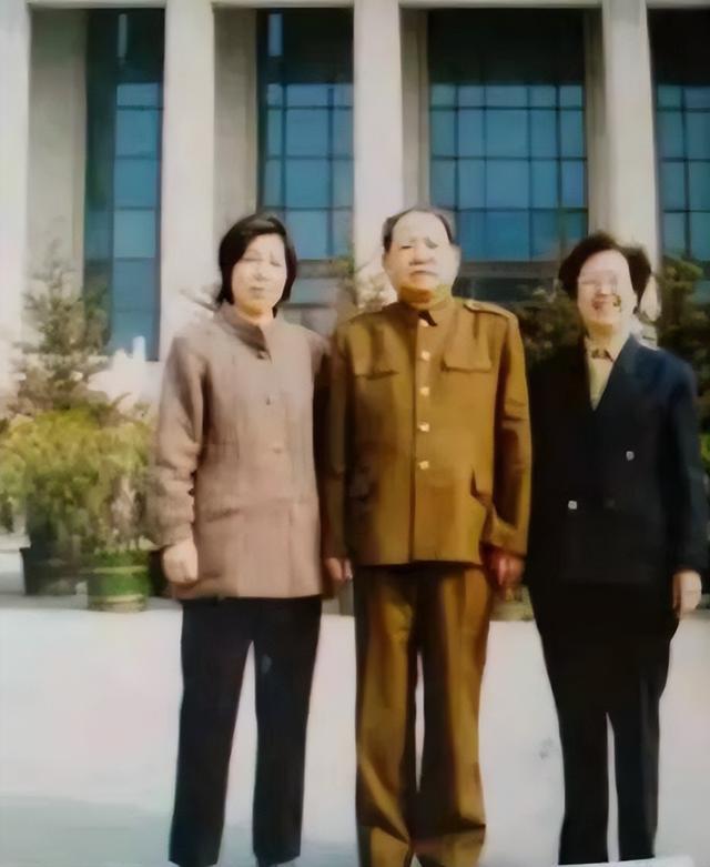 李银桥简介 子女，李银桥简介（弥留之际拉着外甥手）