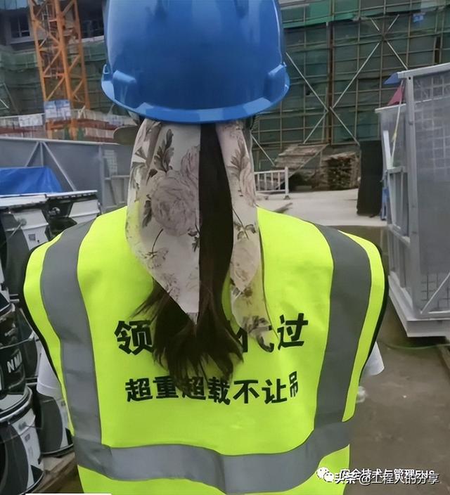 吊装作业十不吊，十不吊是指什么（那么多款十不吊选一款给你的工地塔司信号工作业人员进行教育吧）