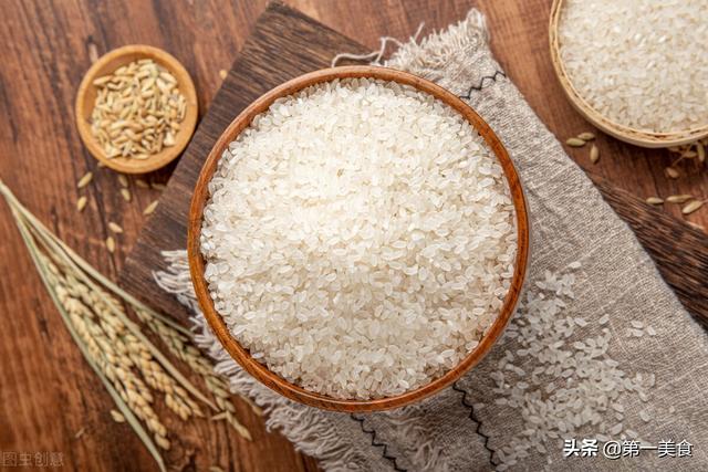 电饭锅怎么蒸米饭，格兰仕电饭锅怎么蒸米饭（教你饭店不外传的方法）