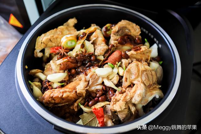 怎么做酱肉豆腐，酱豆腐肉的做法 最正宗的做法（香嫩多汁的酱肉骨）
