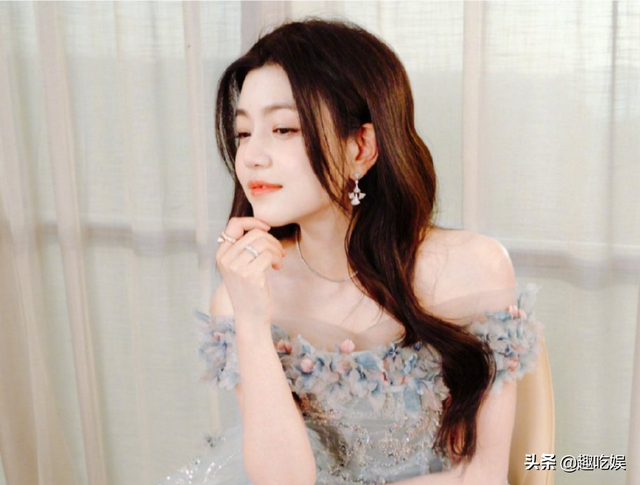 “清纯女孩”陈妍希：18岁出国，23岁出道，31岁嫁给陈晓