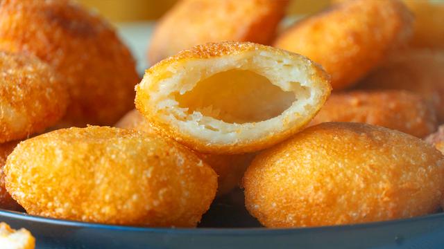 年夜饭怎么做炸货，过年吃的炸货（8道过年必备炸货）