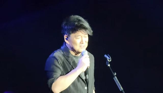 周华健个人资料，61岁周华健美国开演唱会