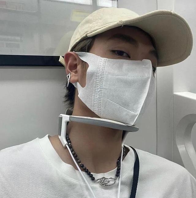 枯燥难过的头像微信，枯燥难过的头像（臭宝，该换微信头像啦）