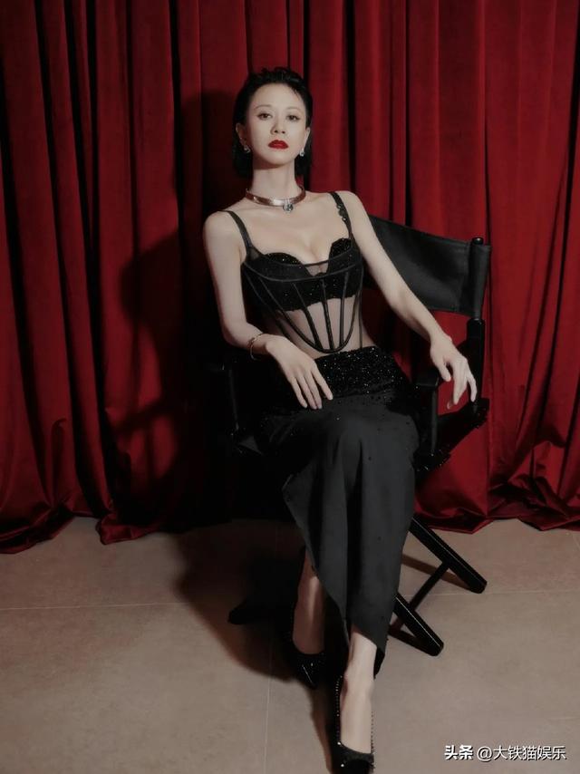 35一40岁女人穿衣搭配，38到40岁女人穿衣搭配（生过娃了身材还这么火辣）