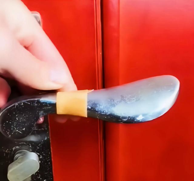 手指扎刺了怎么弄出来，手指被扎刺后如何才能清除（分享14个生活小妙招）