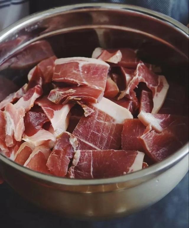 云南十大特色美食小吃，云南特色美食：你都尝过哪些