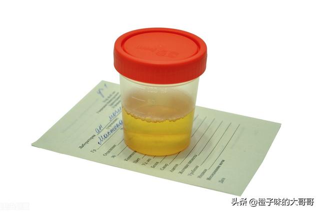 烟灰缸里为什么不能倒水，烟灰缸里面为什么不能倒水（都说烟灰缸里不能加水）