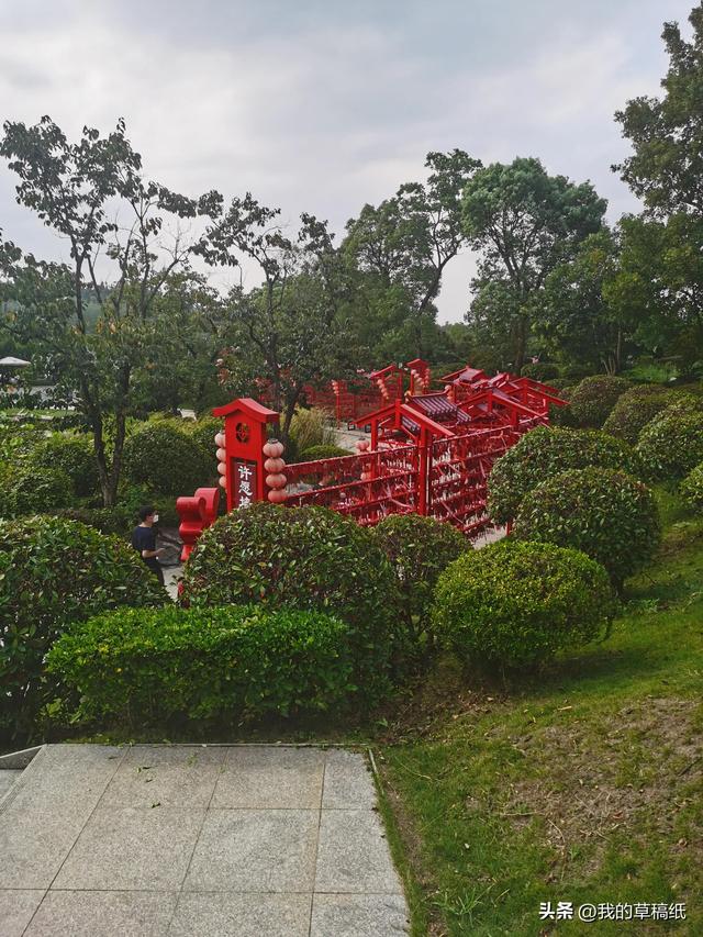 十一假期出游可畅玩银杏湖乐园，湖光山色风景迷人