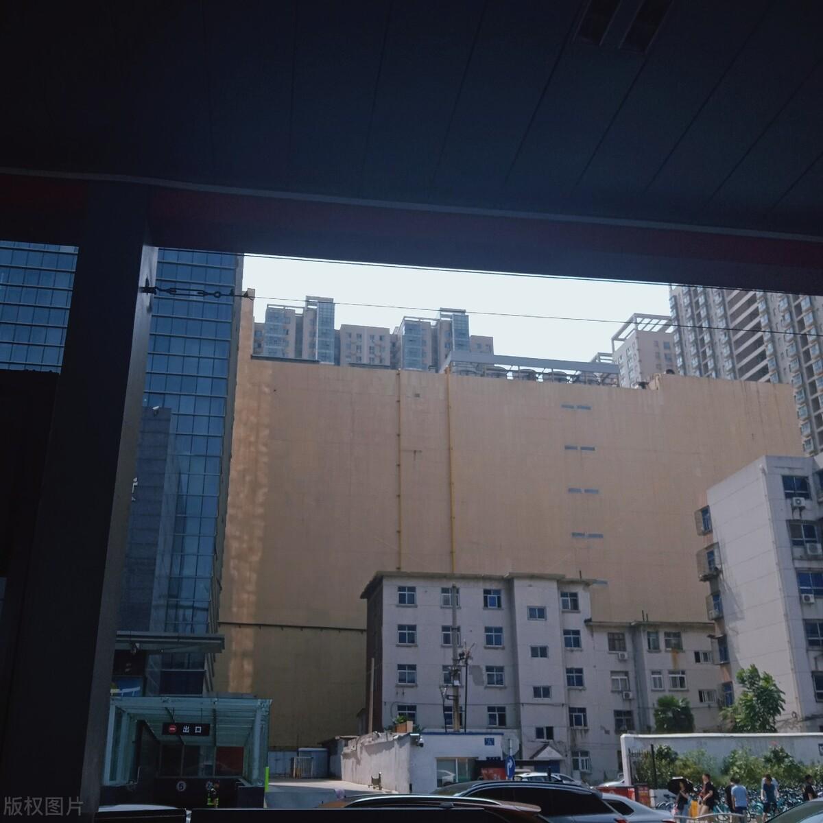 专家不提倡早婚早育，早婚早育是个笑话