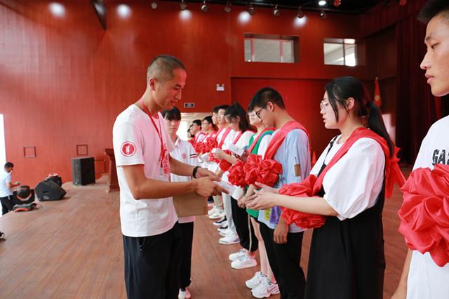 衡水中学高考成绩，衡水中学学生有多努力（保定贺阳衡水一中高级中学2022届高考再创奇迹昨日举行表彰大会）