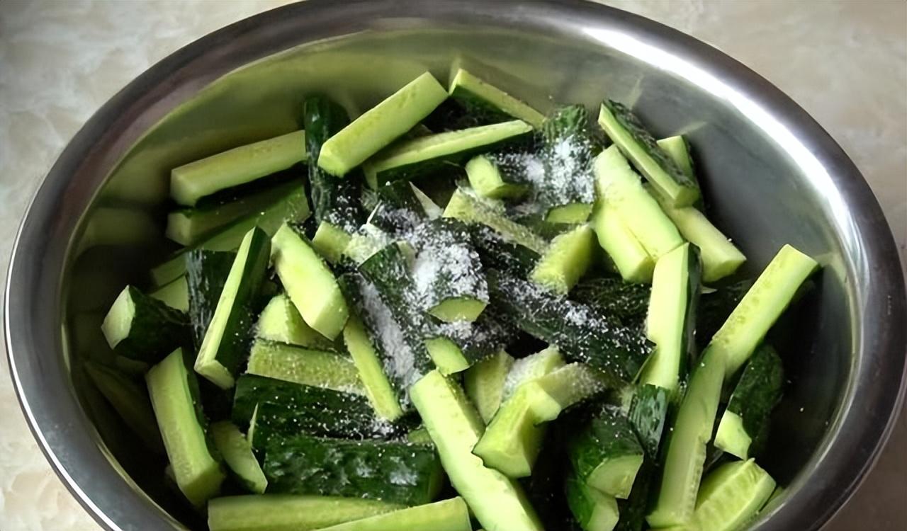黄瓜怎么做好吃，冬天黄瓜怎么做好吃（大厨教你黄瓜的4种美味做法）