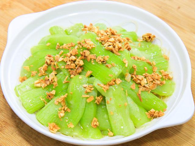 生凉瓜的功效与作用，生凉瓜的功效与作用是什么（夏天多吃“凉瓜”）