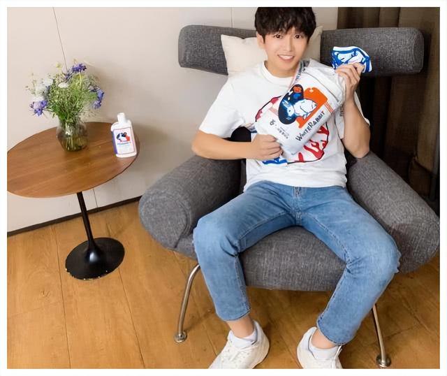 奋斗吧少年角色介绍，奋斗吧少年角色介绍表（《奋斗吧少年》李娜助演）