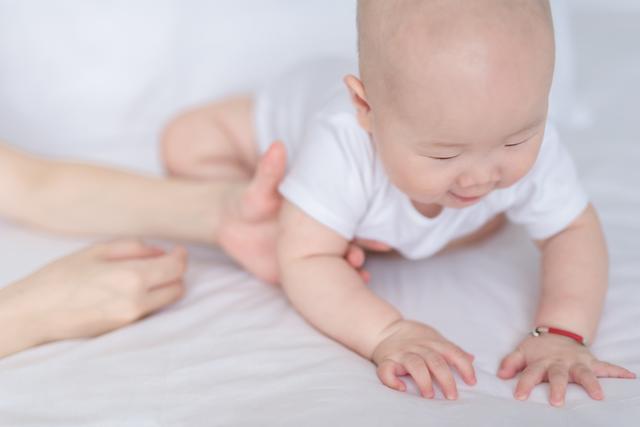 0-3岁婴幼儿培训方法，0-3岁婴幼儿课程（0-3岁宝宝精细动作训练大全）
