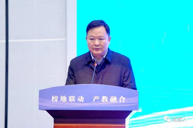 盐城工学院研究生院，2021盐城工学院研究生奖学金助学金有哪些（<盐龙湖先进技术研究院>与共建企业成功签约授牌）