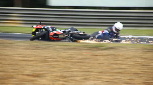 如何成为一名职业赛车手，怎么成为职业赛车手（原来普通人也可以成为专业车手）